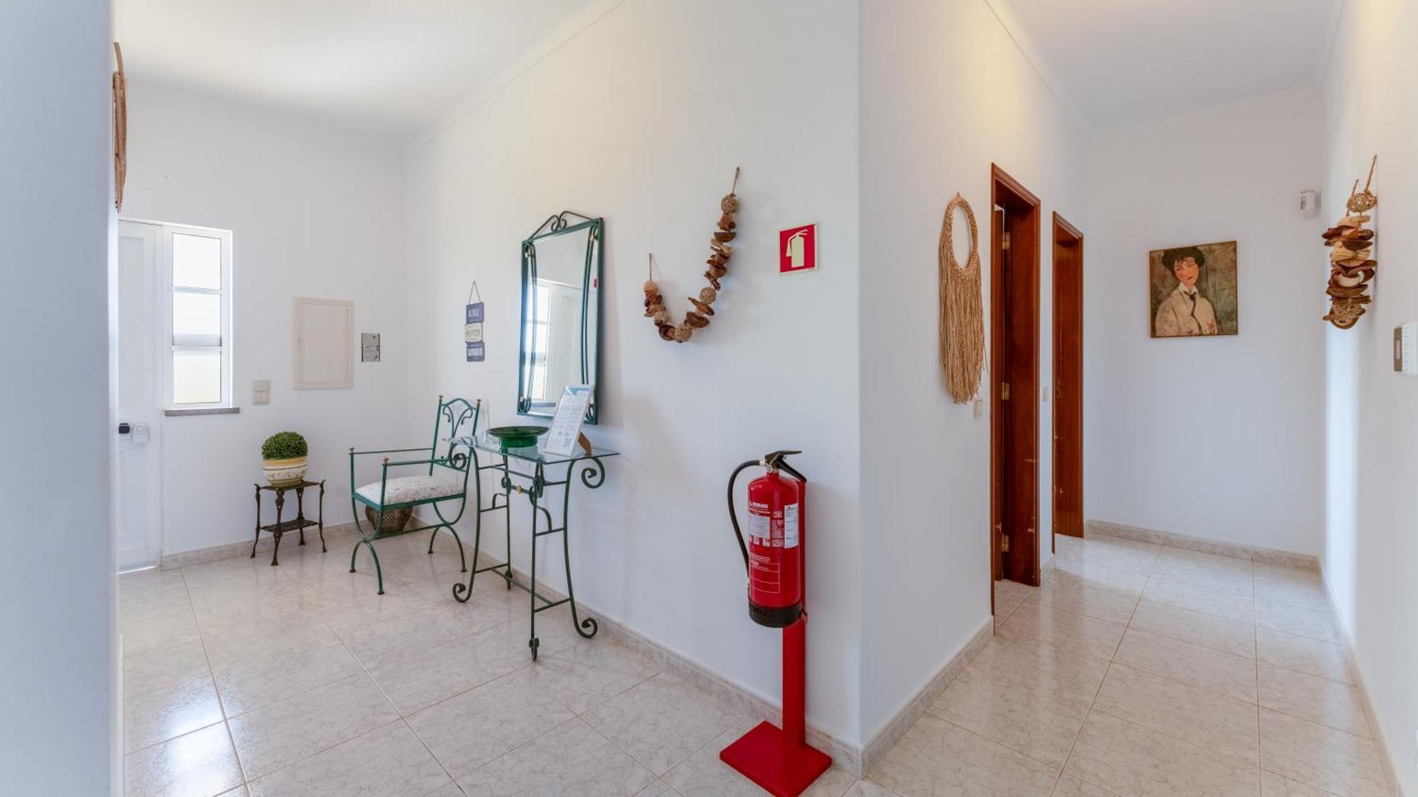 Sunny & Calm 4 Bdr House W/ Pool By Lovelystay Santo Estevao  Dış mekan fotoğraf